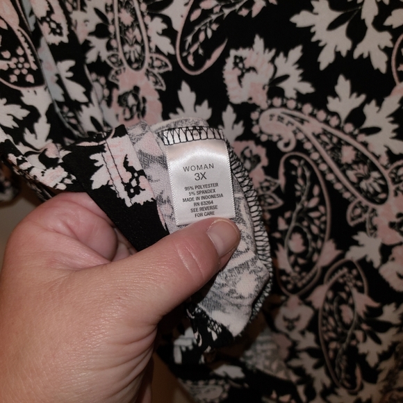 COPY - Roz and Allie plus size top short sleeve - Picture 6 of 7